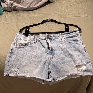 Kut from the Kloth Light Wash Jean Shorts